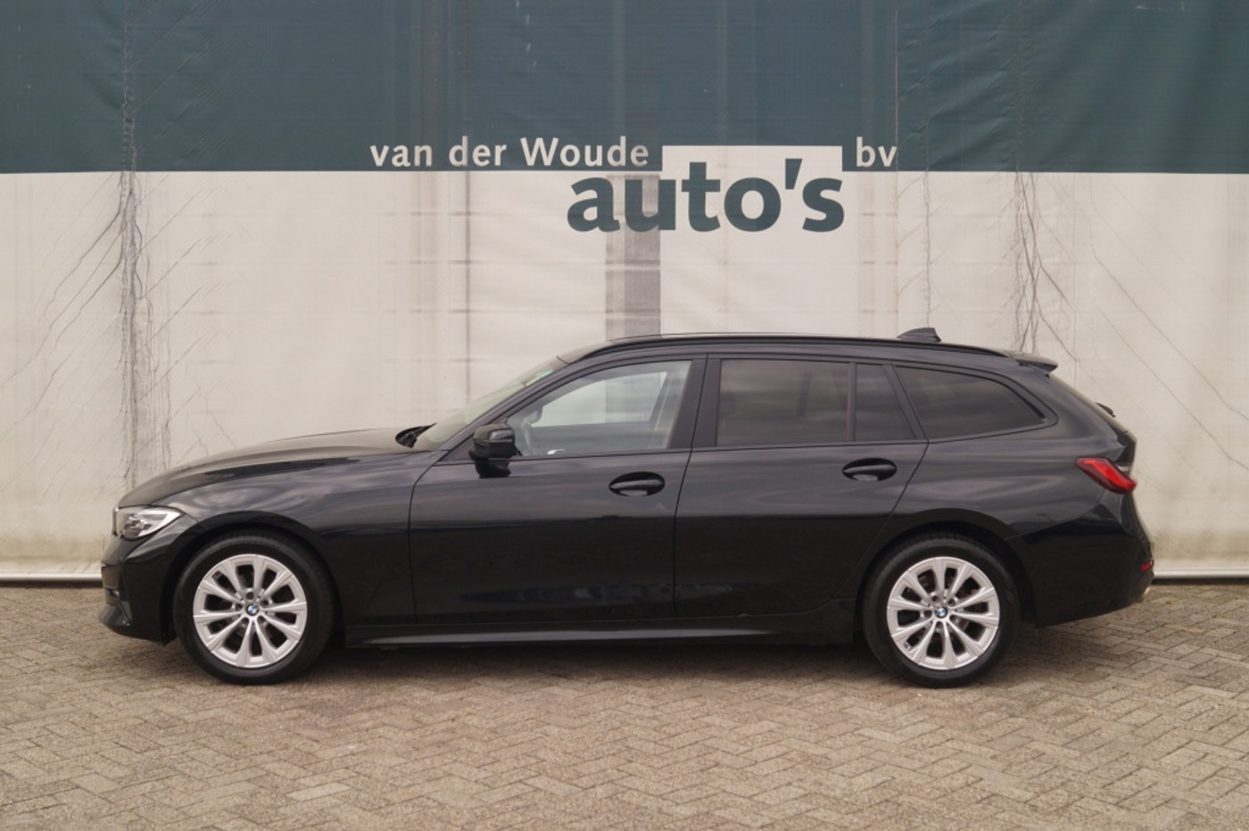 BMW 318d Touring 318d Automaat Executive -NAVI-ECC- 2021 - voorkant