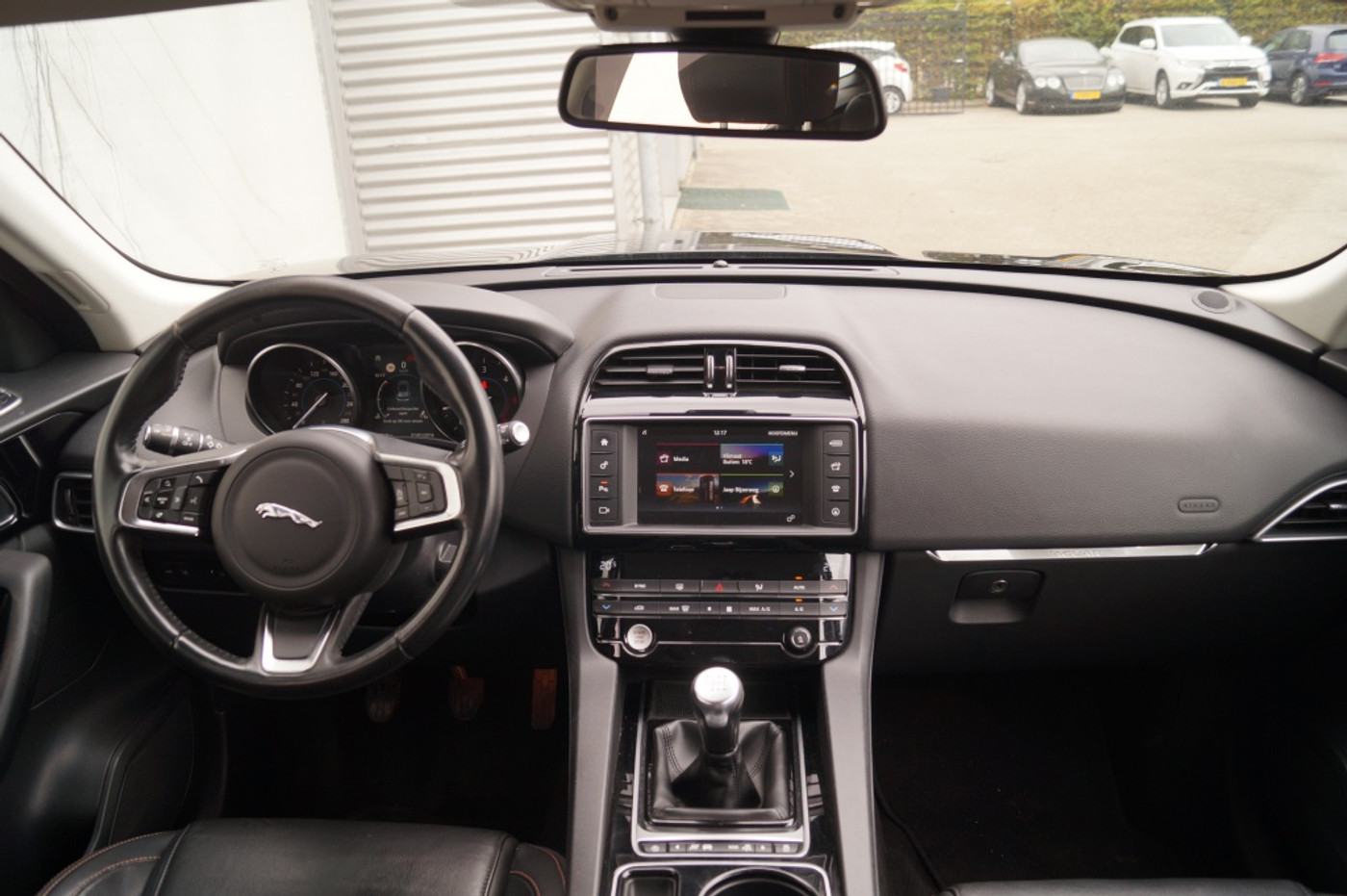 Foto van Jaguar F-pace