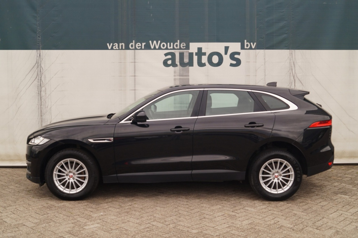 Jaguar F-pace 2.0 Portfolio AWD 20d 2017 - voorkant