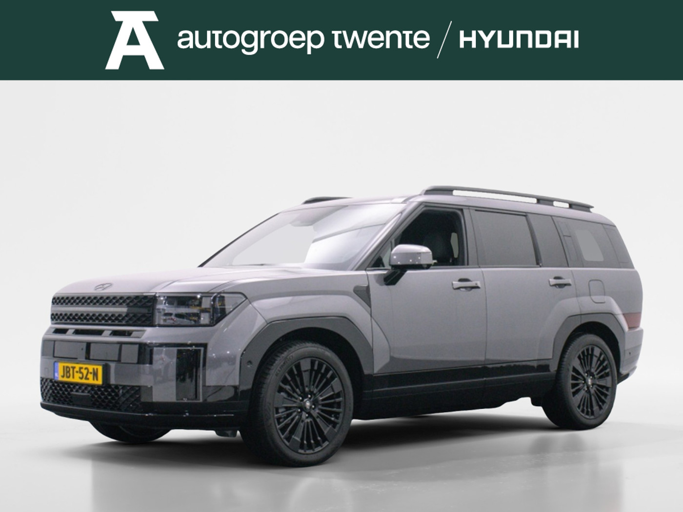 Hyundai Santa Fe 1.6 T-GDI PHEV | Private lease 1249.- | Black line | 6 zitter | 2025 - voorkant