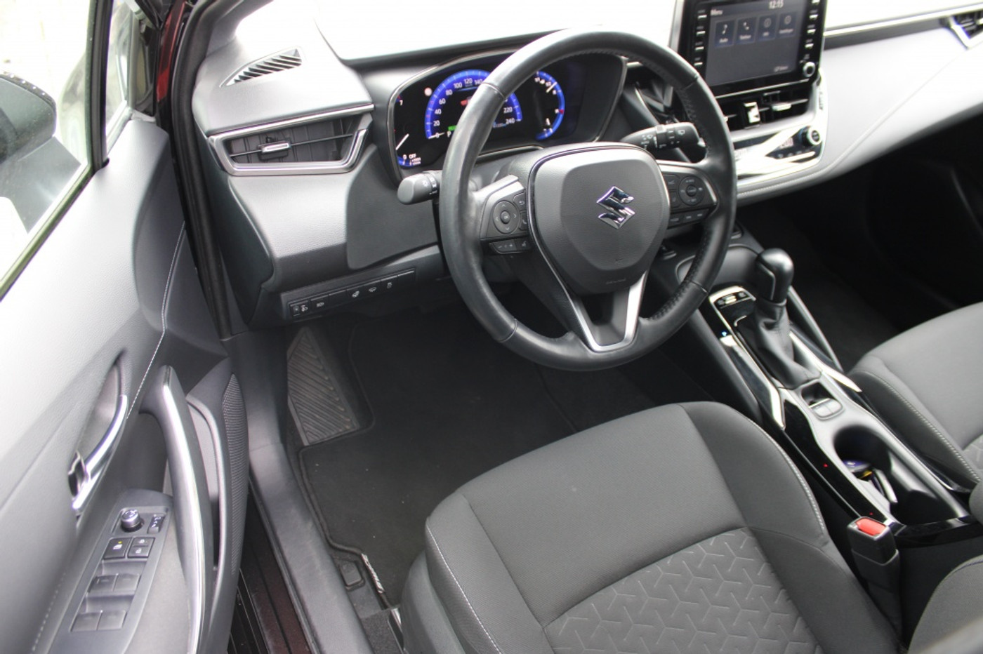 Foto van Suzuki Suzuki Swace