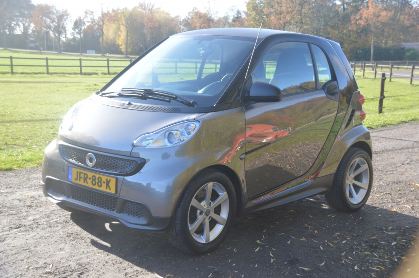 Smart Fortwo Coupe MHD 1.0 mhd Base 2013 Bruin/Zwart Airco 2013 - voorkant