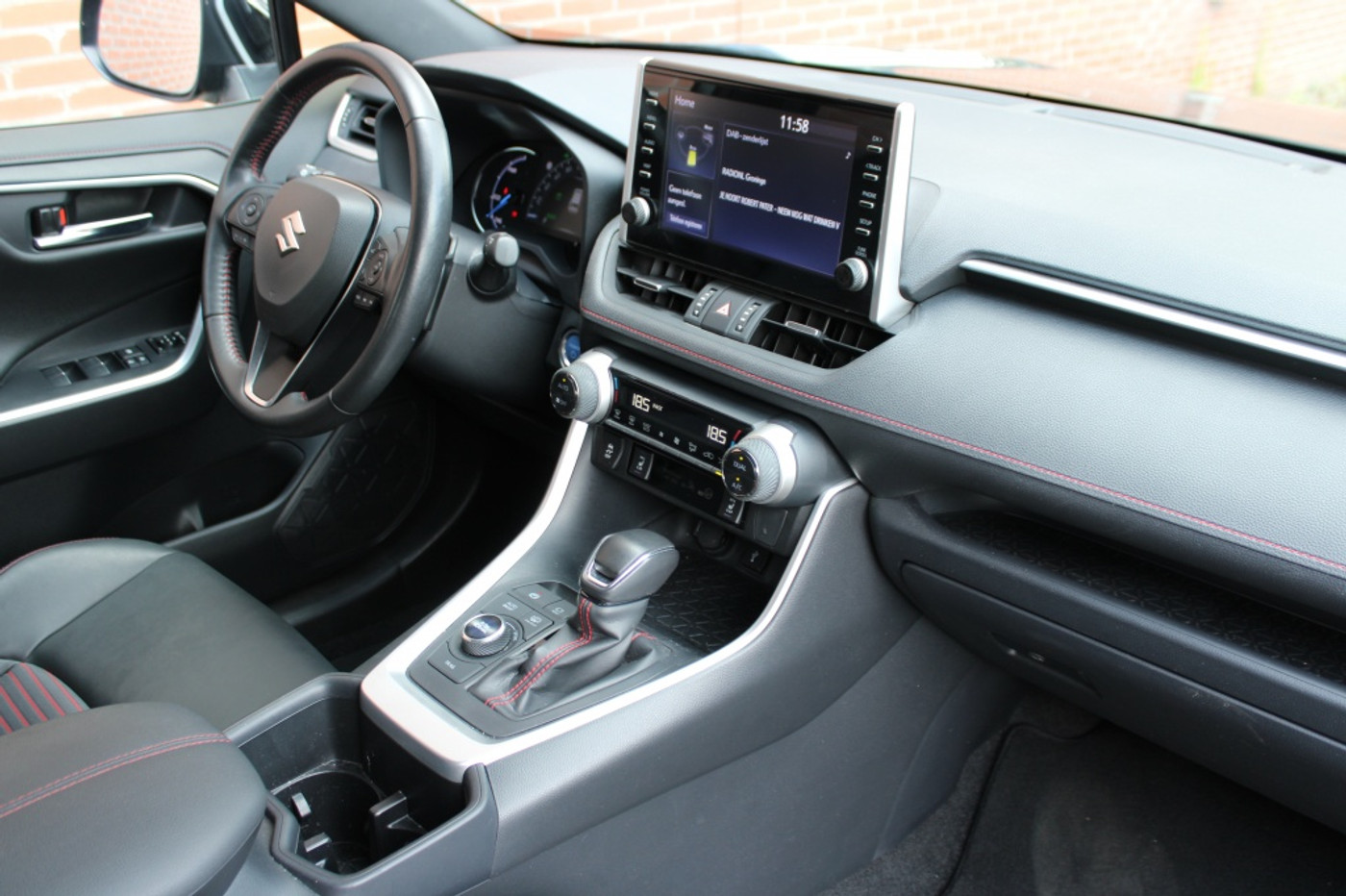 Foto van Suzuki Suzuki Across