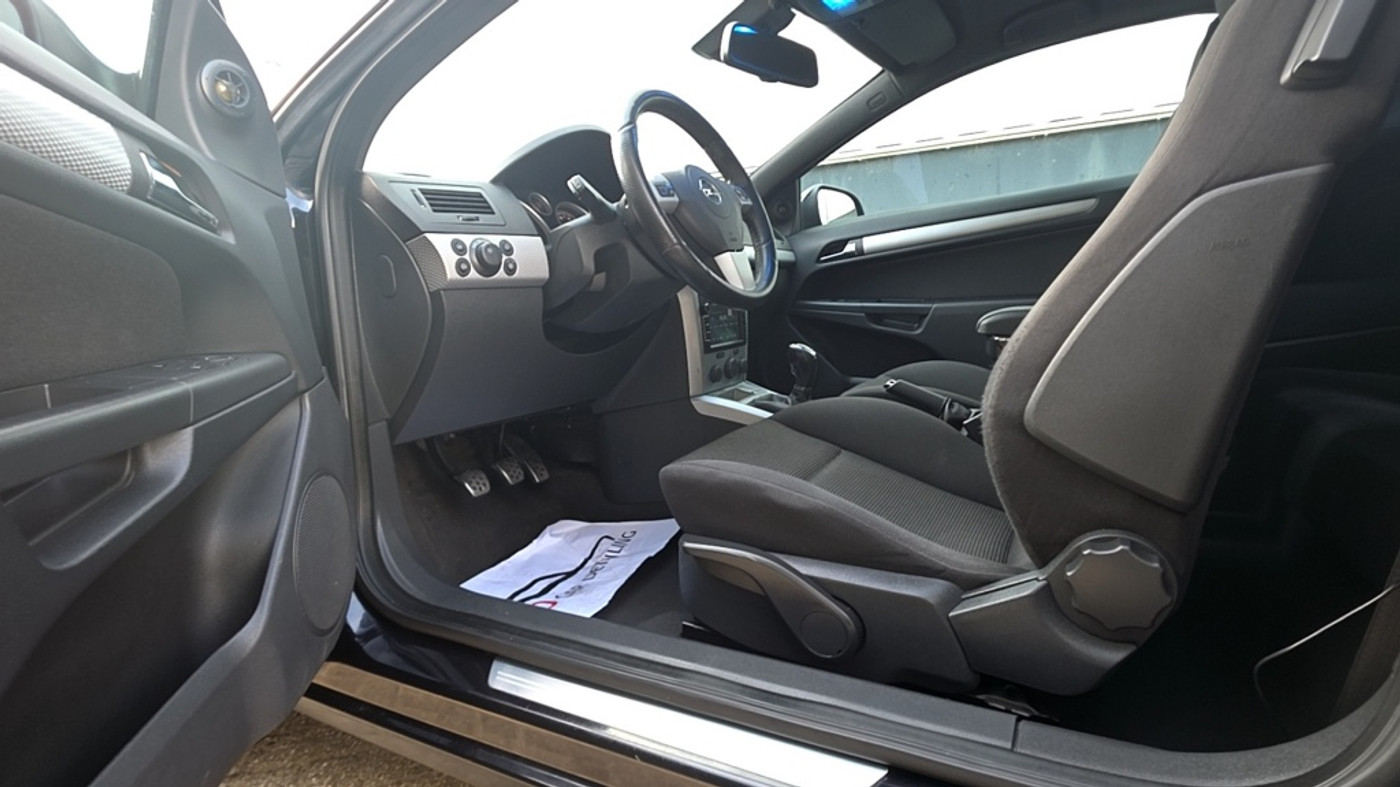 Foto van Opel Astra GTC