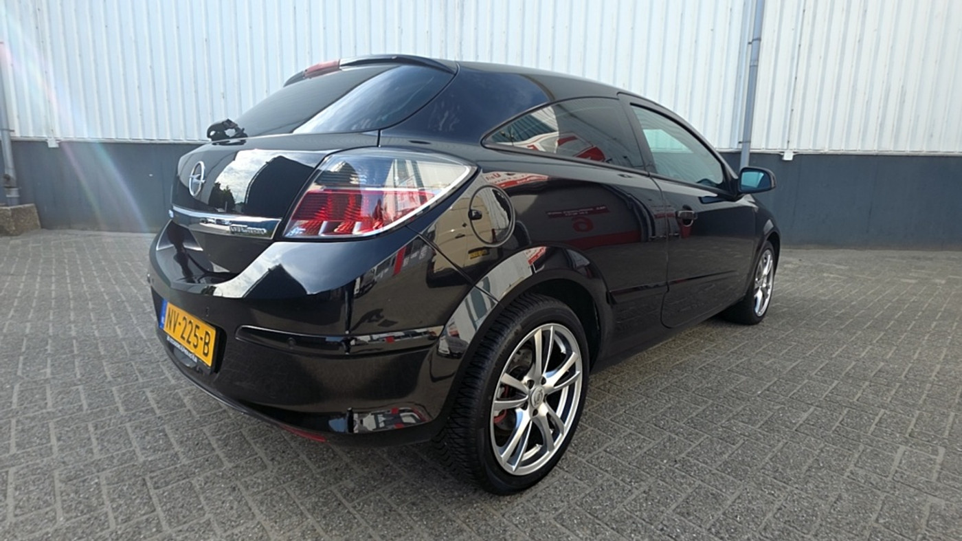 Foto van Opel Astra GTC