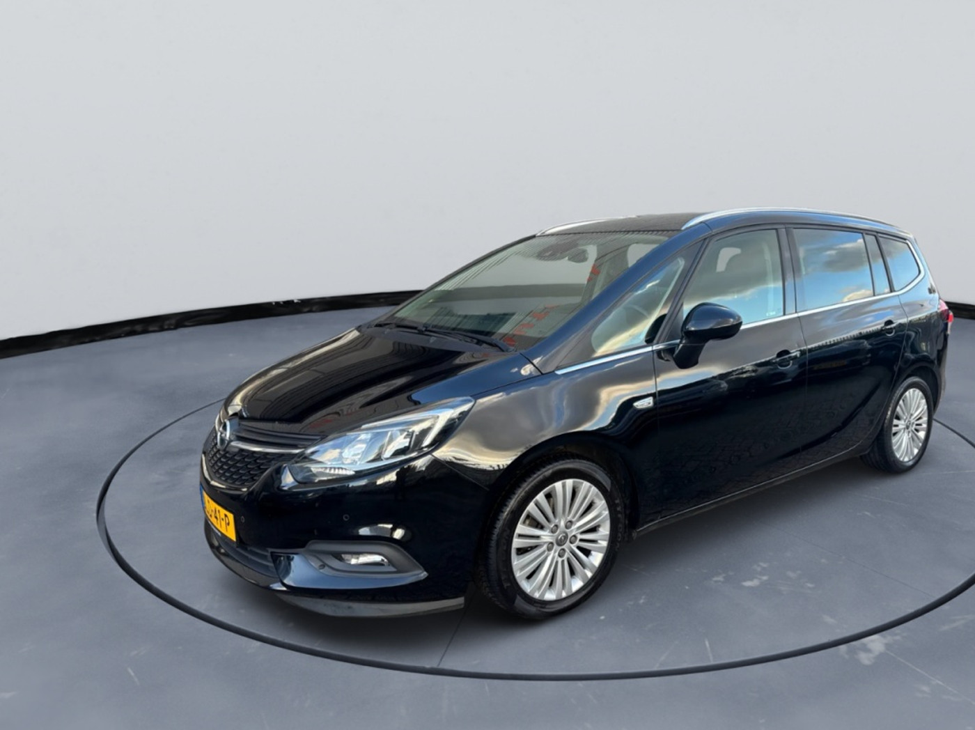 Opel Zafira Tourer 1.4 T Cosmo | 3 MND GAR | NAVI | CLIMA |TREKHAAK |  CRUISE CONTR 2017 - voorkant