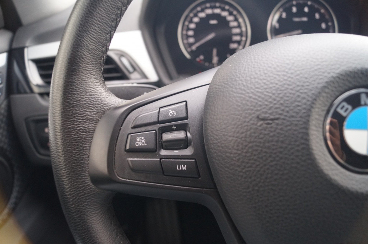 Foto van BMW X1 Xdrive25e