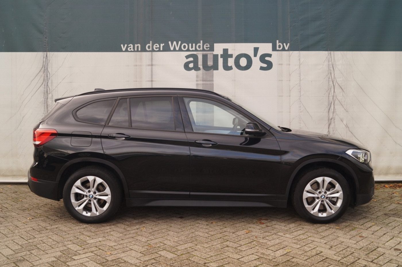 Foto van BMW X1 Xdrive25e