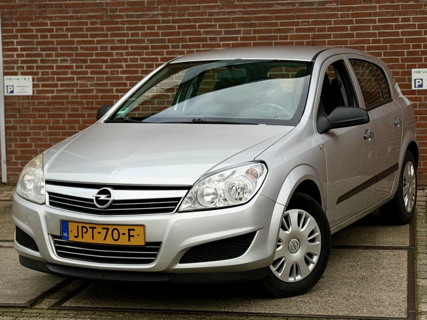 Opel Astra 1.4 Business 2009 - voorkant