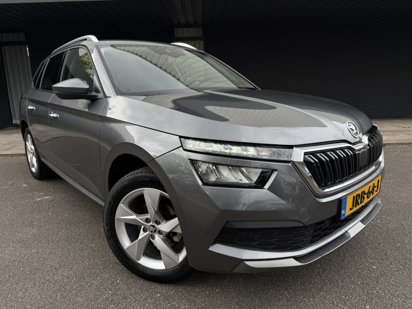 Skoda Kamiq 1.0 TSI Active 2024/Virtual/Led/Airco/Carplay 2024 - voorkant