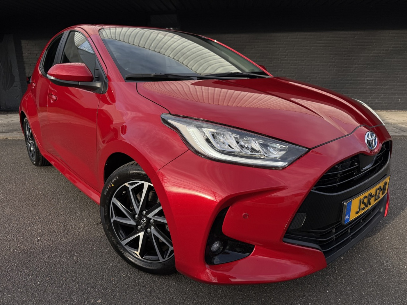 Toyota Toyota Yaris 1.5 Hybrid 115 Bns 2023 - voorkant
