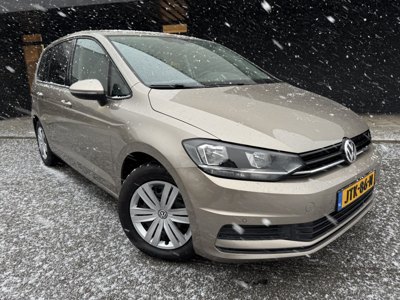 Volkswagen Touran 1.2 TSI Trendline 7 persoons 2017 - voorkant