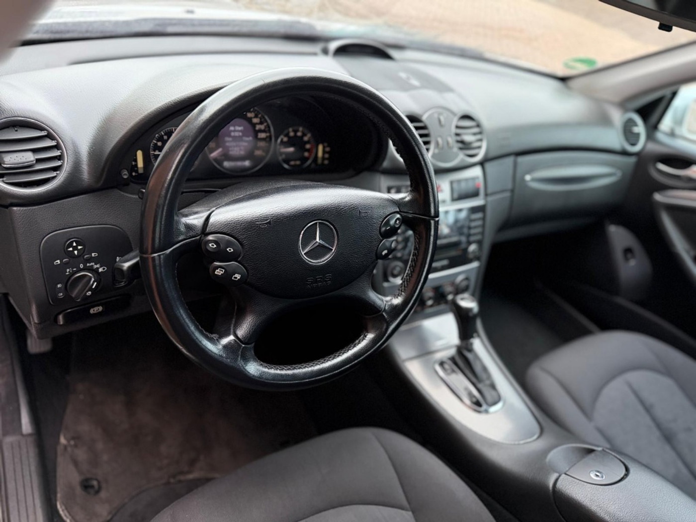 Foto van Mercedes-Benz CLK 200 Kompressor