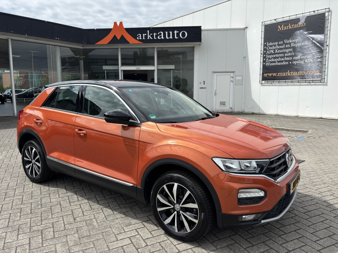 Volkswagen T-roc 1.0 TSI Style Navi Trekhaak Carplay Stoelverwarming 2018 - voorkant