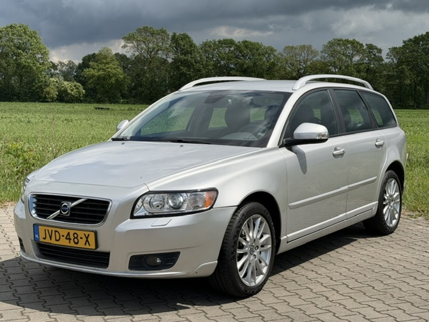 Volvo V50 2.5 T5 AWD Momentum 2009 - voorkant