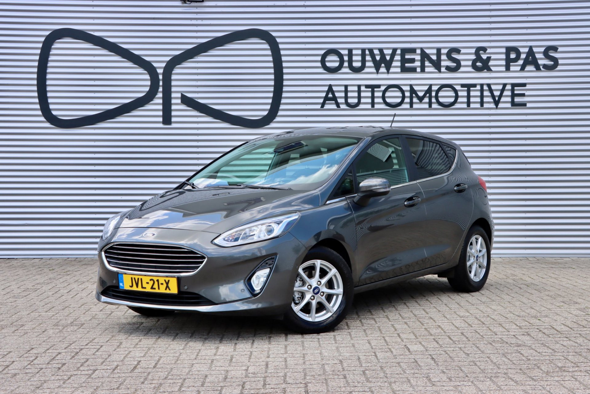 Ford Fiesta 1.0 EcoBoost Hybrid Titanium | CARPLAY | STUURWIELVERW. | NAVIGATIE | CRUISE 2020 - voorkant