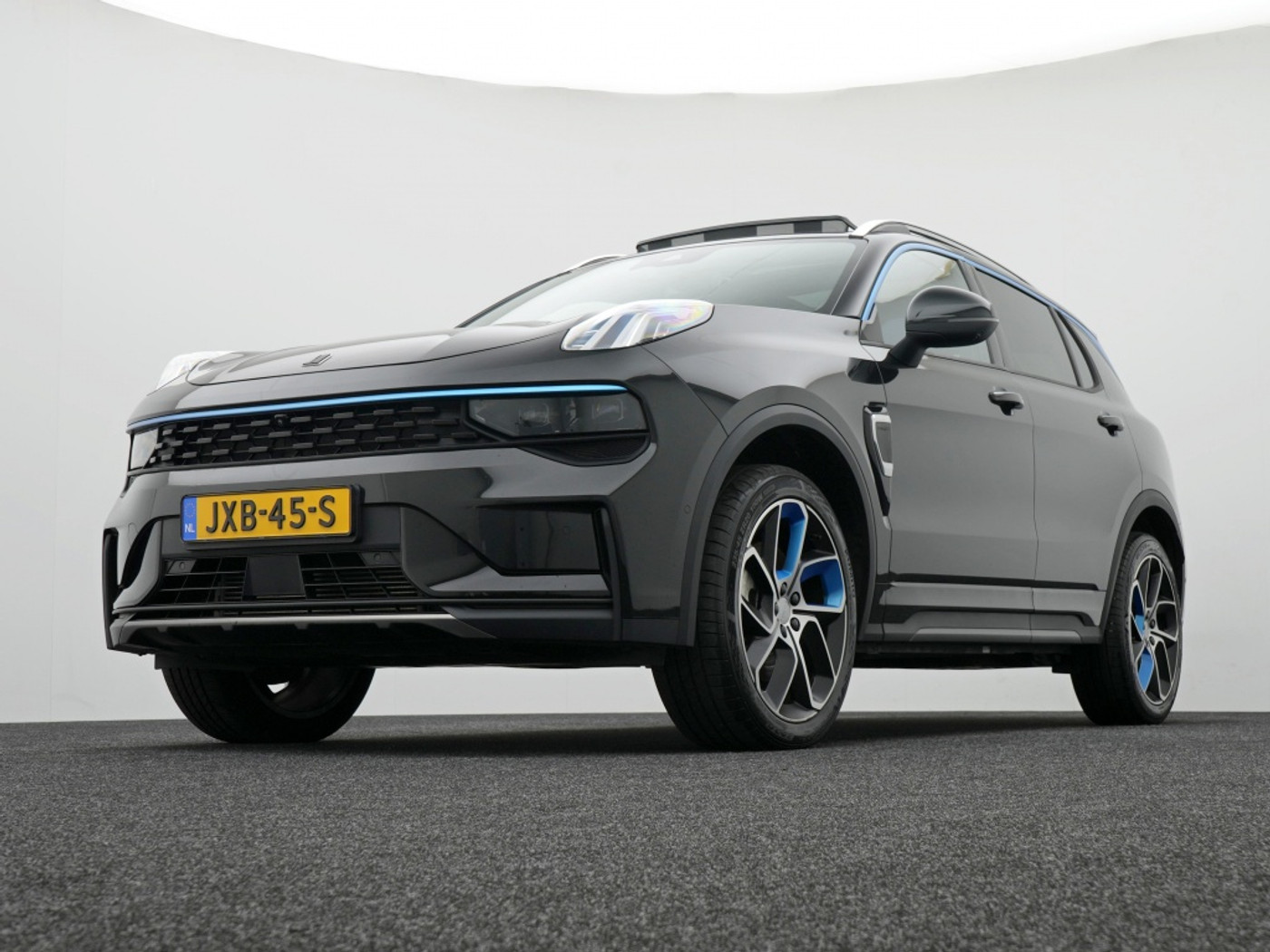 Foto van Lynk&co LYNK & Co 01
