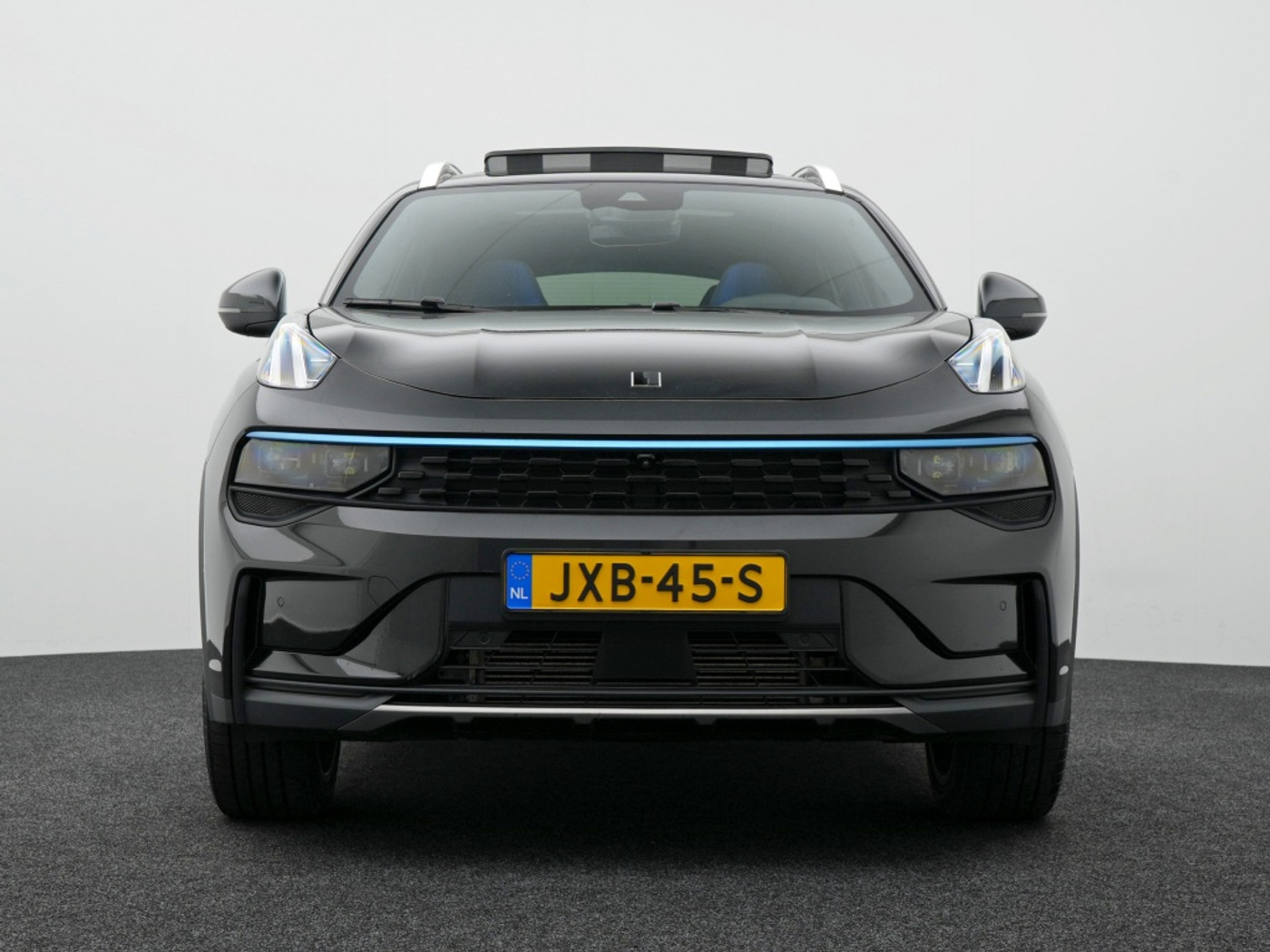 Foto van Lynk&co LYNK & Co 01