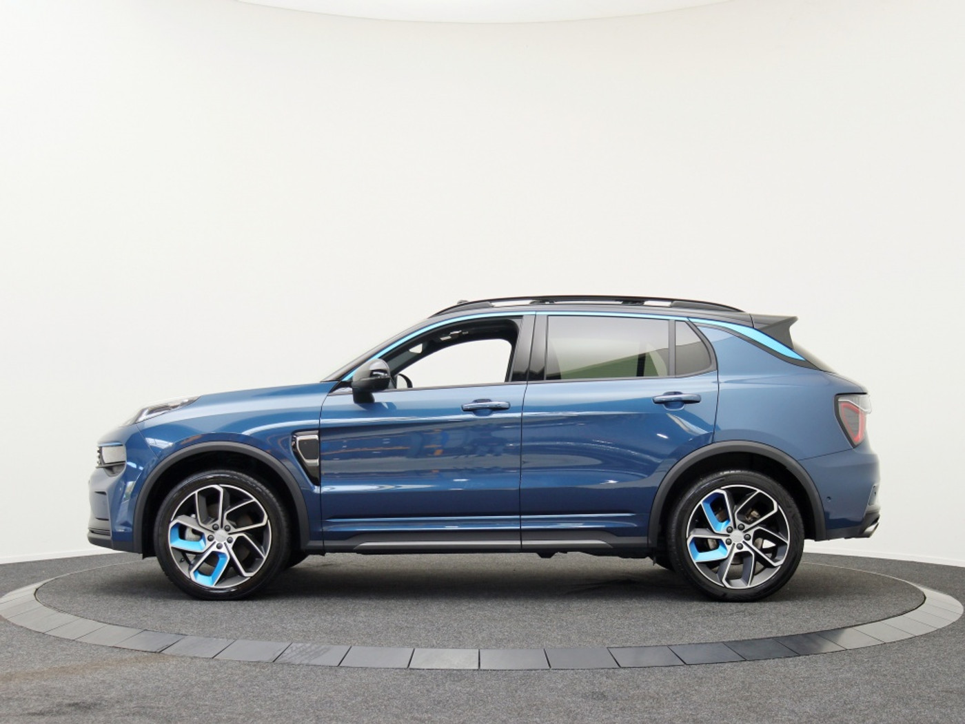 Foto van Lynk&co LYNK & Co 01