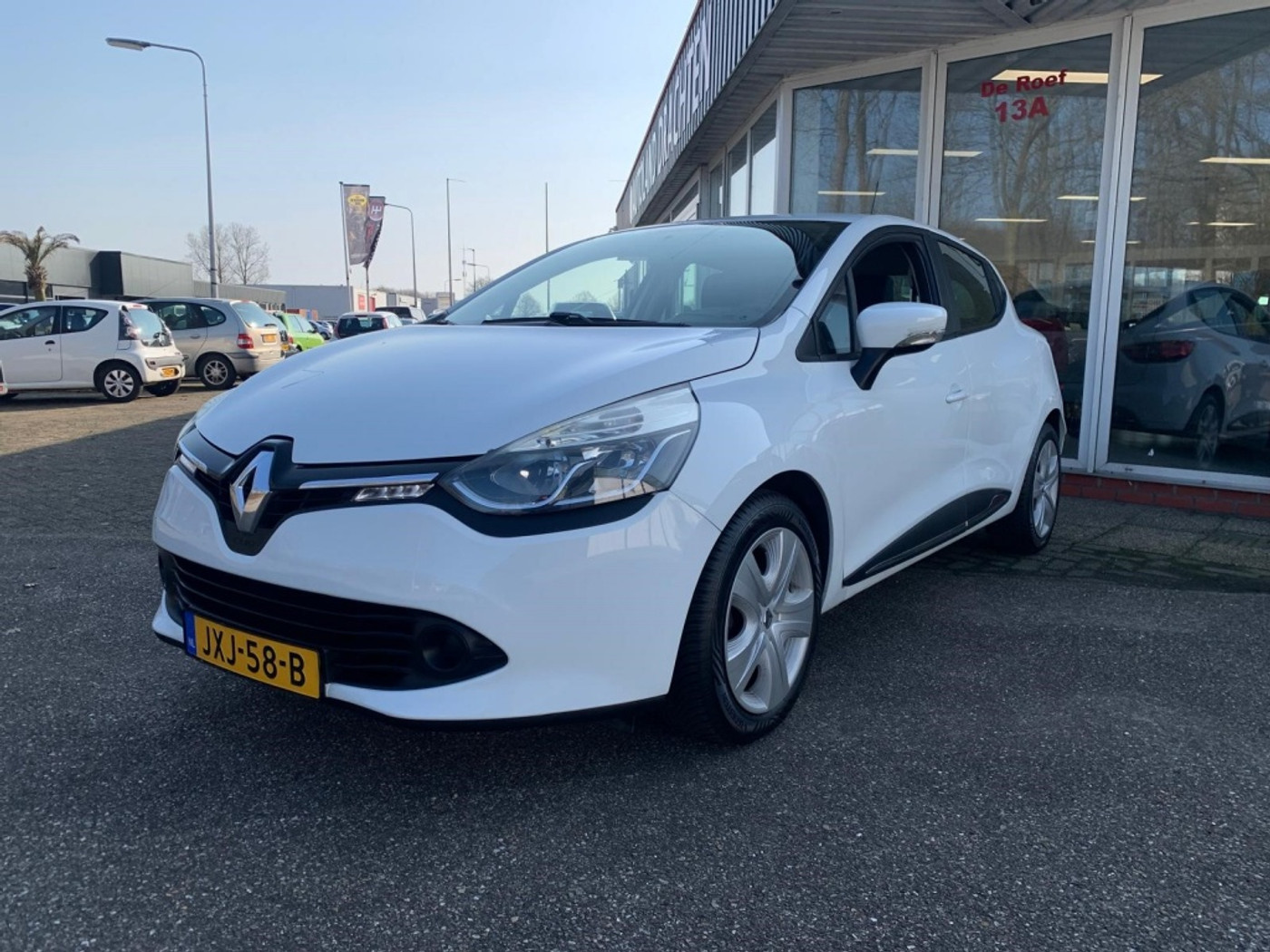 Renault Clio 1.2 Airco / Cruise Controle 2015 - voorkant