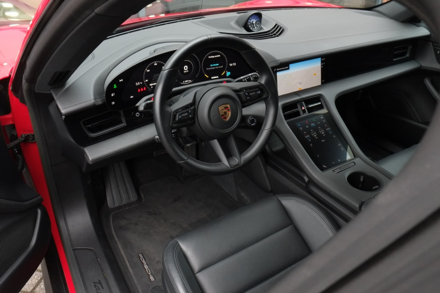Foto van Porsche Taycan