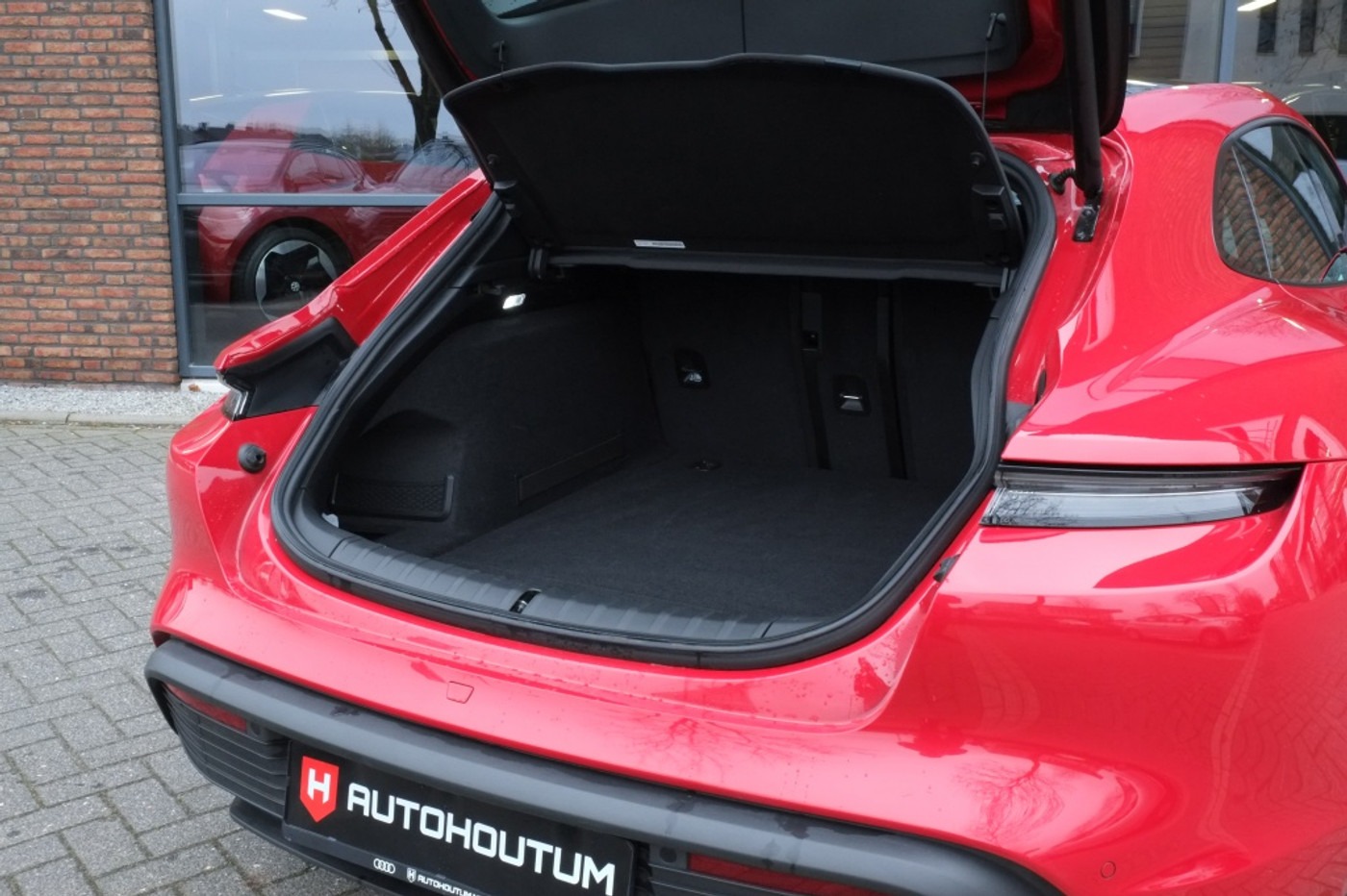 Foto van Porsche Taycan