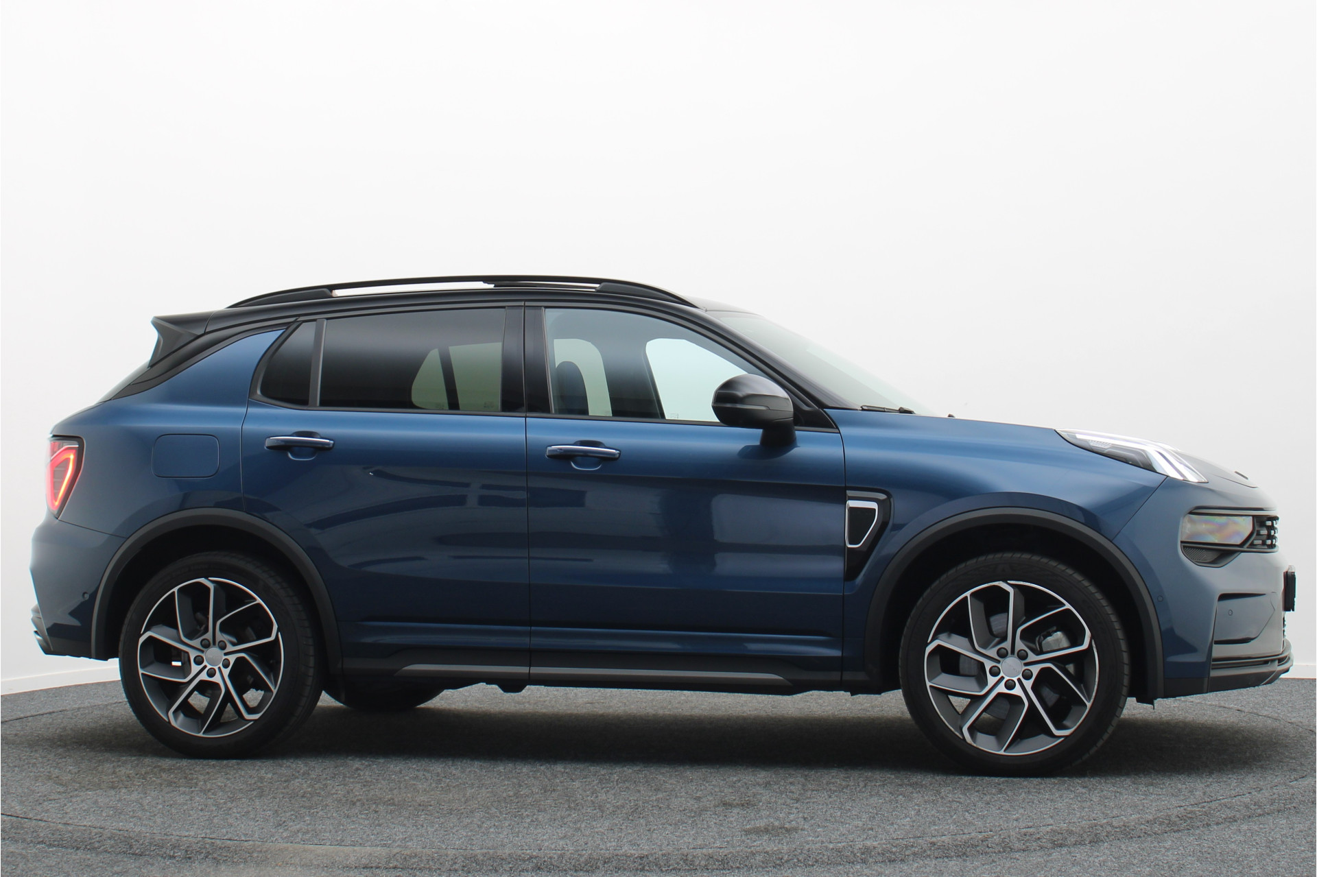 Foto van Lynk&co LYNK & Co 01