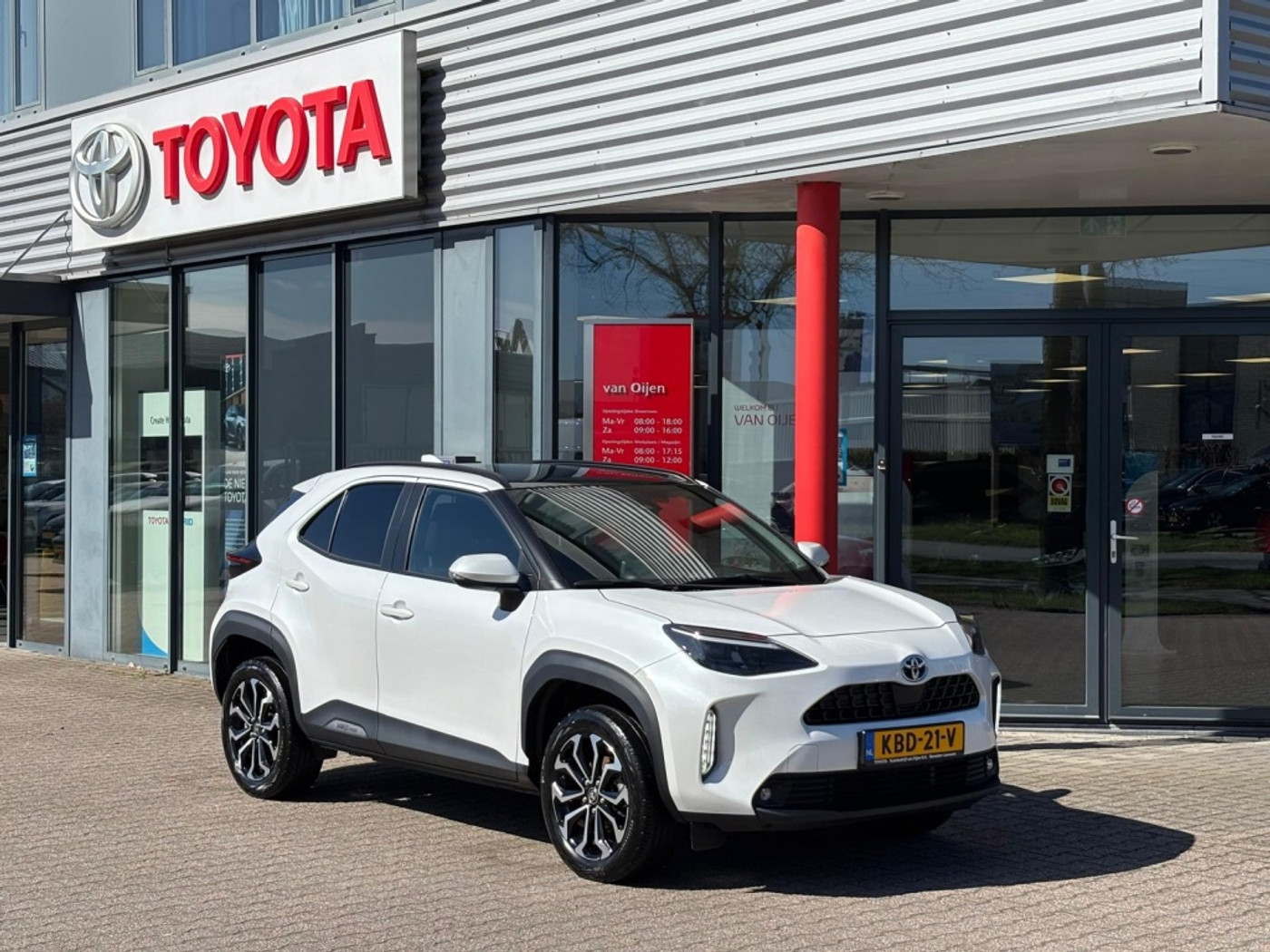 Toyota Toyota Yaris Cross 1.5 Hybrid Bns Plus AWD | Panoramadak | Stoel & Stuurwiel VW | E 2023 - voorkant