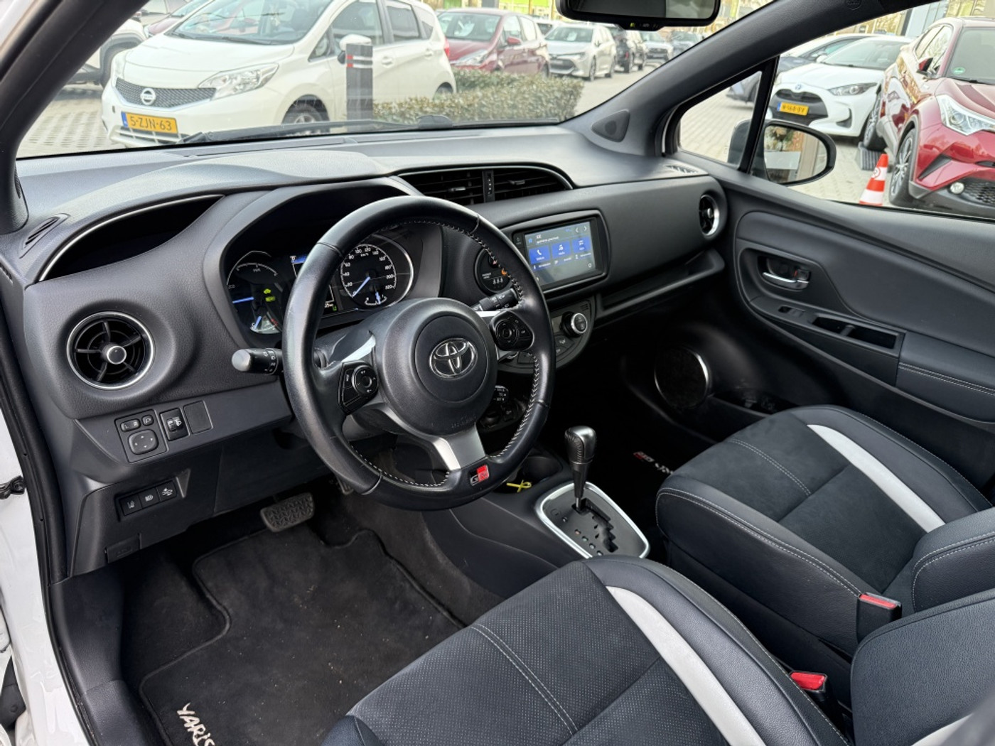 Foto van Toyota Toyota Yaris Hybrid