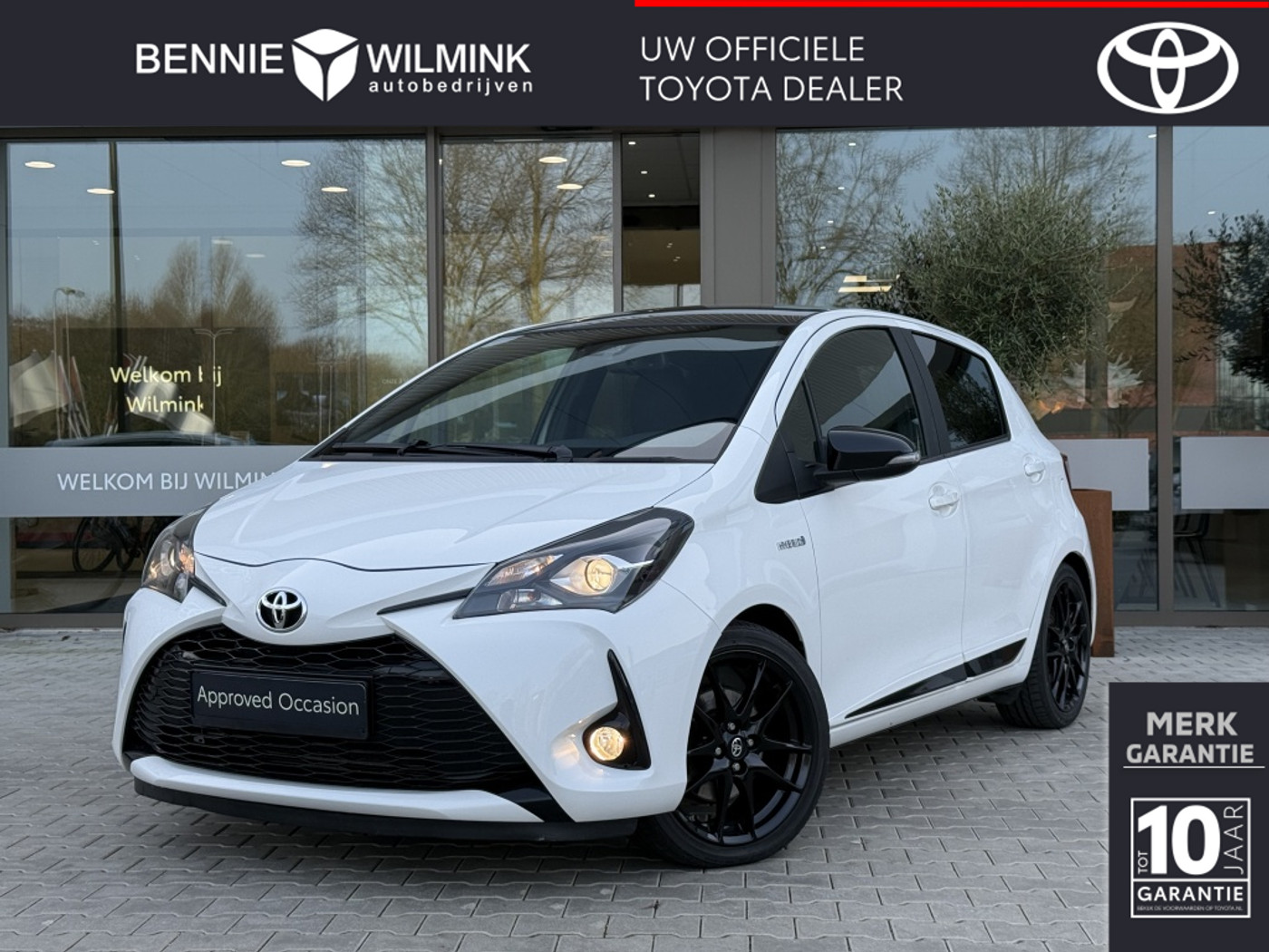 Toyota Toyota Yaris Hybrid 1.5 Hybrid GR-Sport | Apple Car-Play | Camera | Bi-Tone 2020 - voorkant