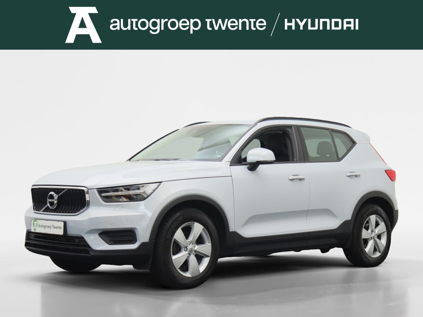 Volvo XC40 1.5 T3 Momentum | Navigatie | Stoelverwarming | 2020 - voorkant