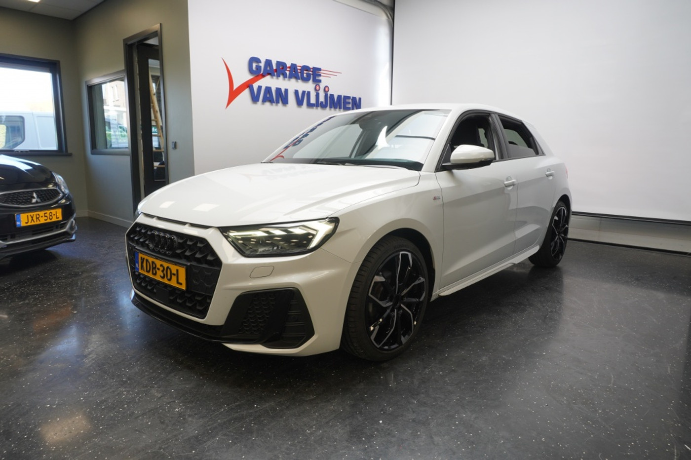 Audi A1 Sportback 35 TFSI 150PK S-line Camera CarPlay ACC LED 18''Velgen 2022 - voorkant