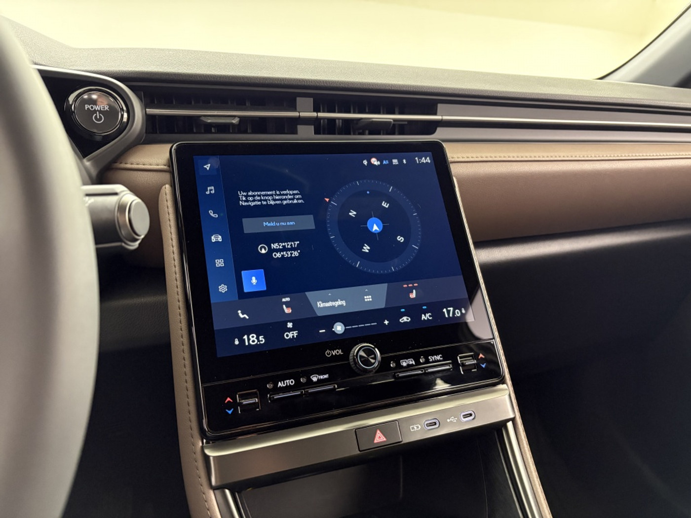 Foto van Lexus LBX