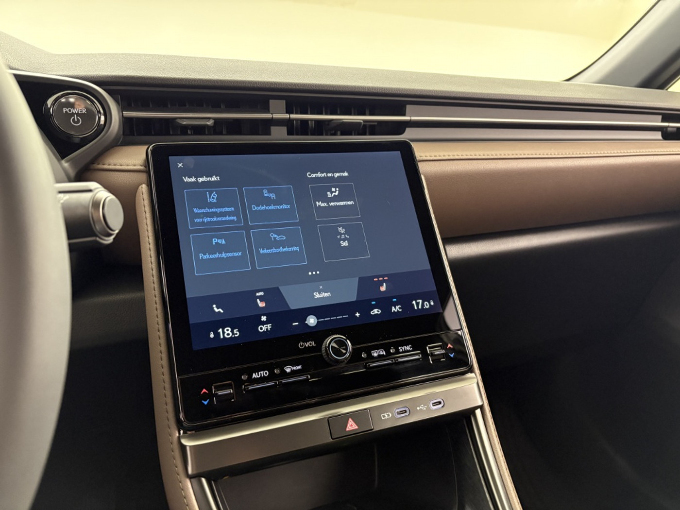Foto van Lexus LBX