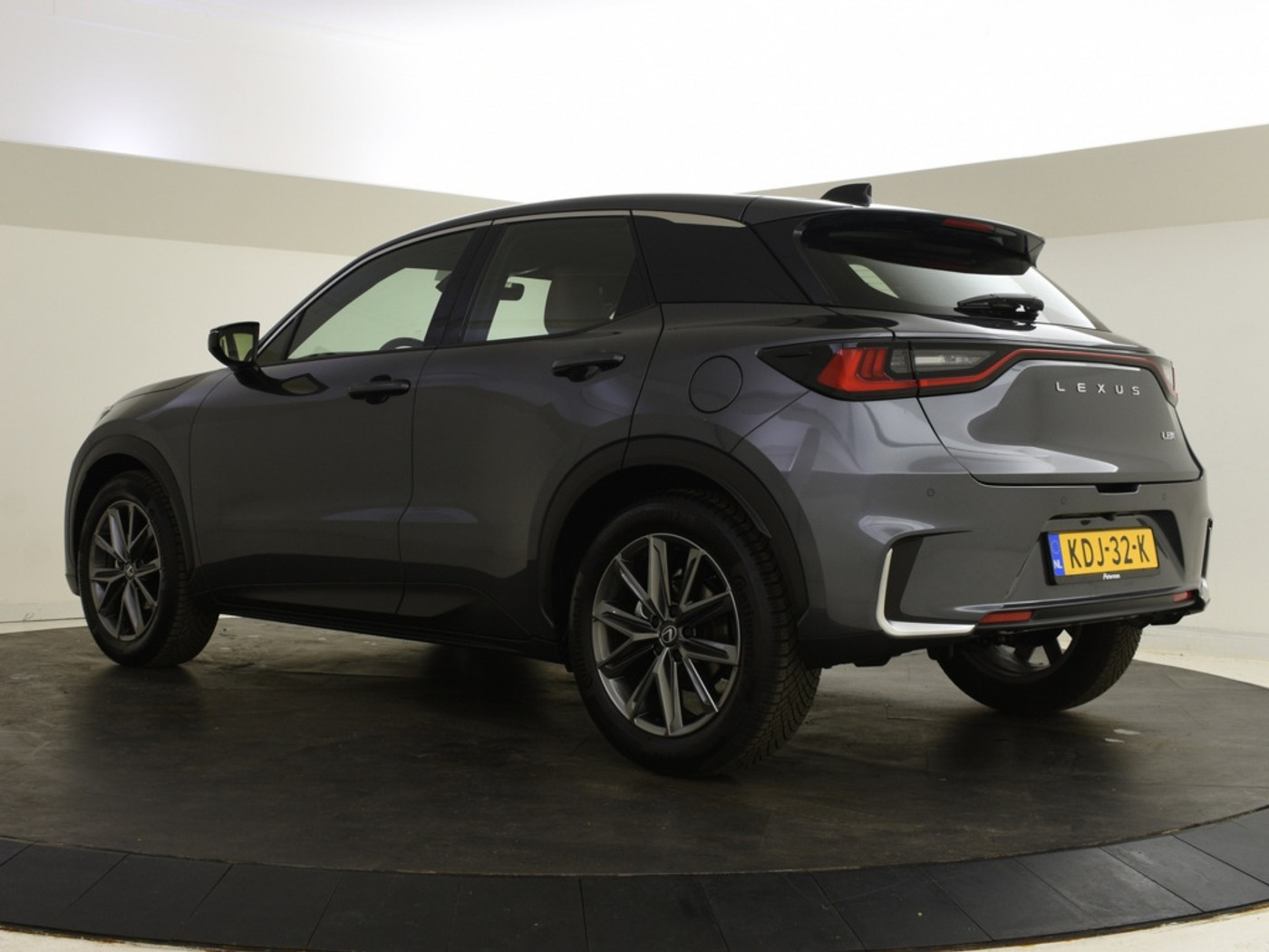 Foto van Lexus LBX