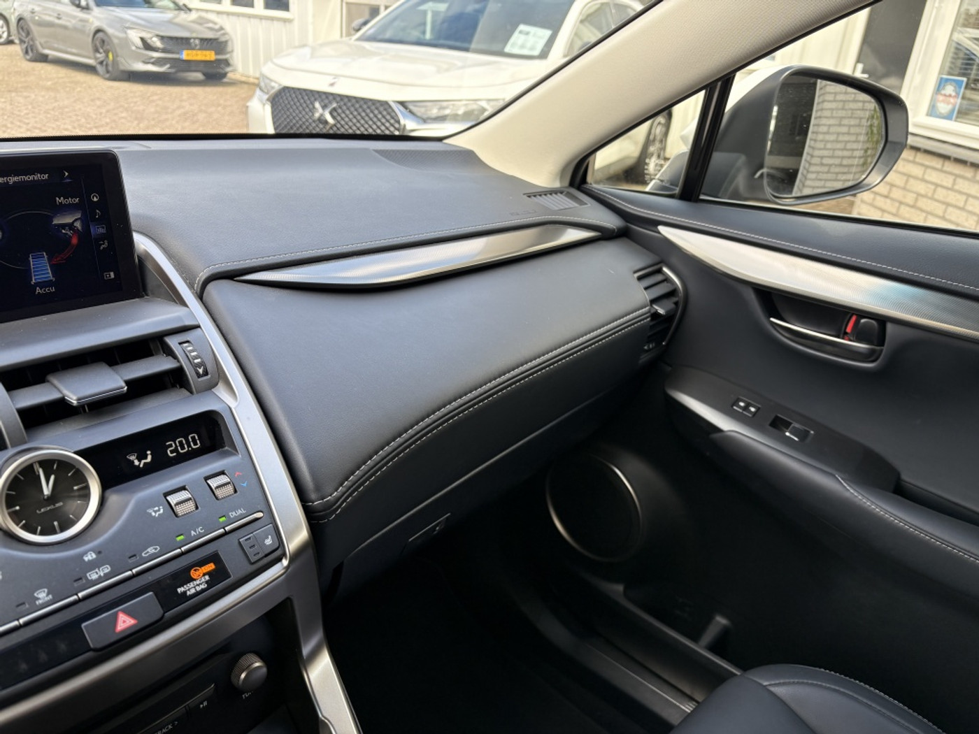 Foto van Lexus Lexus Nx300h