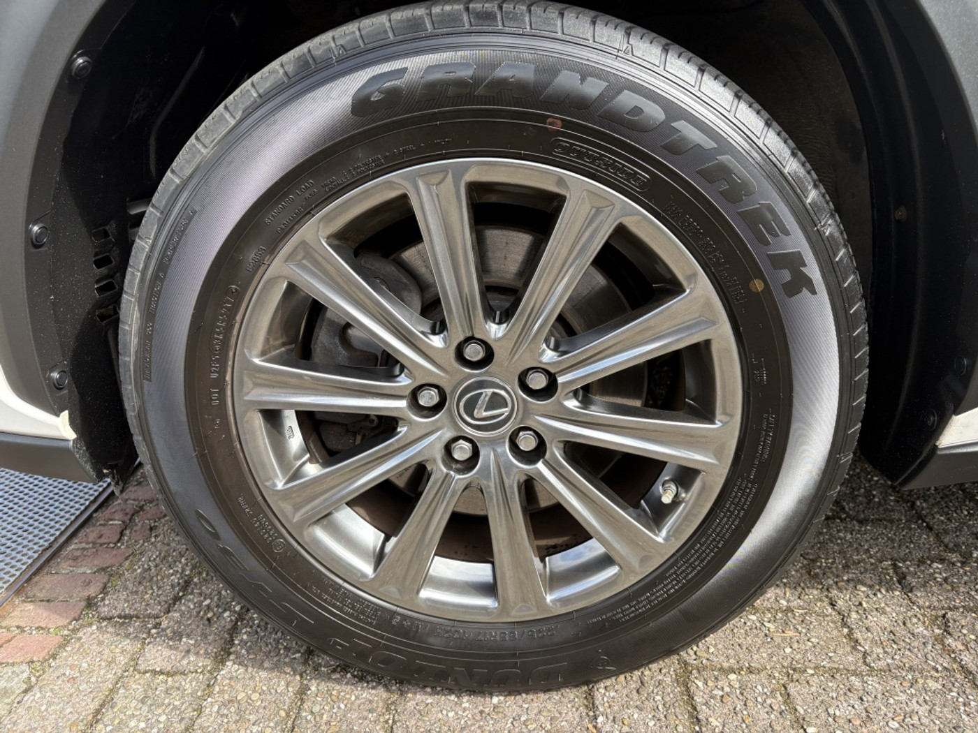 Foto van Lexus Lexus Nx300h