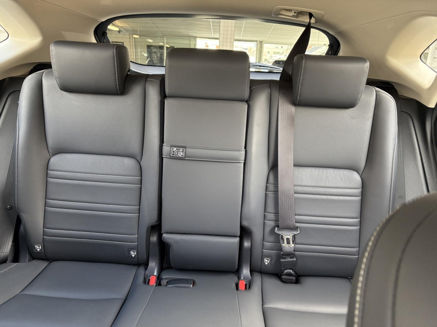 Foto van Lexus Lexus Nx300h