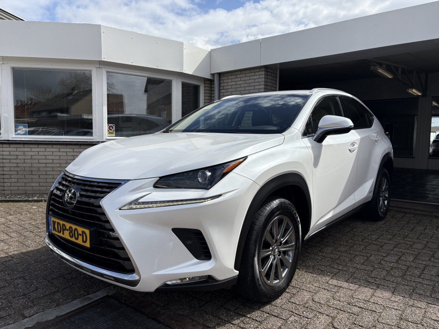Lexus Lexus Nx300h 300 Hybrid Bus. Line AWD AUTOMAAT 2018 - voorkant