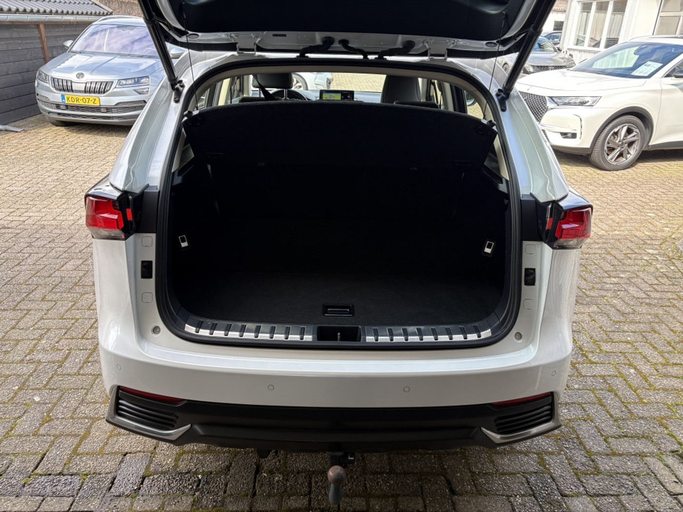 Foto van Lexus Lexus Nx300h