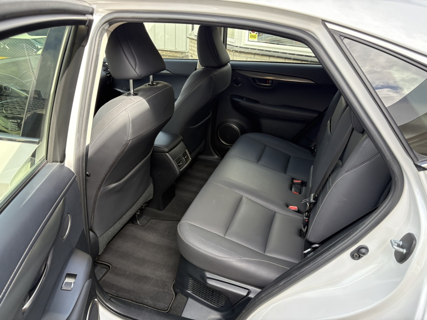 Foto van Lexus Lexus Nx300h