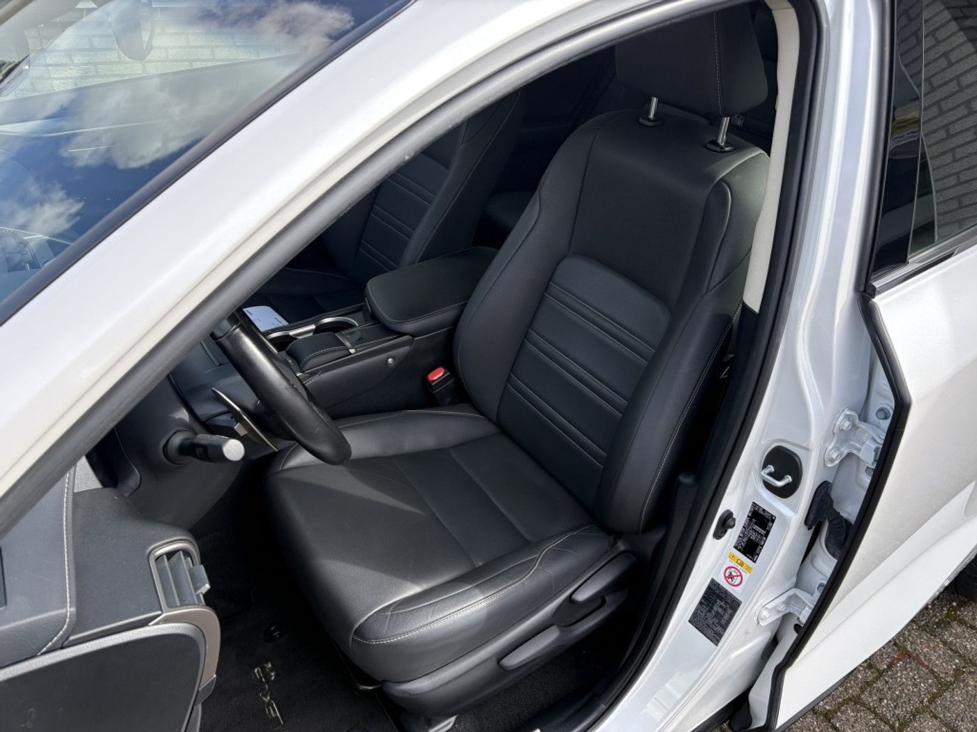 Foto van Lexus Lexus Nx300h