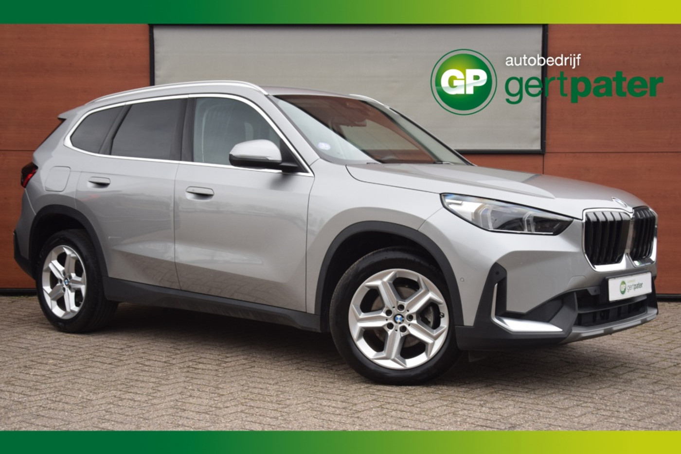 BMW X1 Sdrive18i sDrive18i Premium Pack/18"/Keyless/Camera 2023 - voorkant