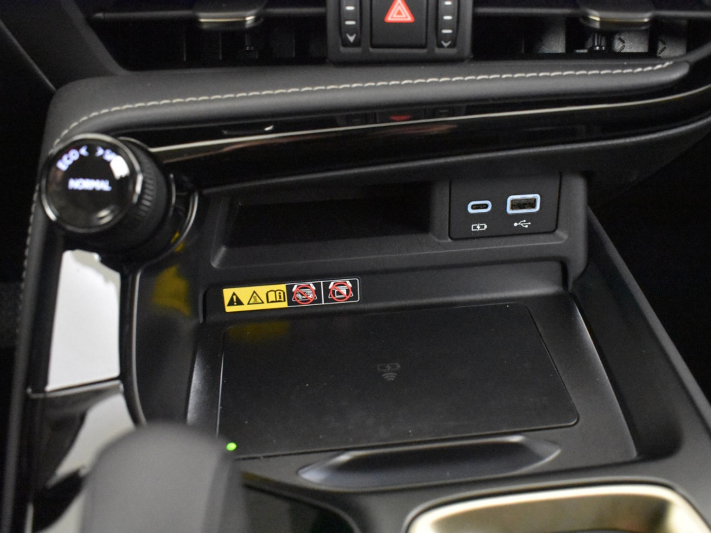 Foto van Lexus Lexus Nx450h+