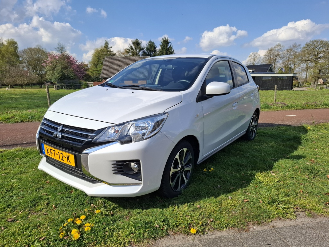 Mitsubishi Mitsubishi Space Star 1.2 Intense 2023 - voorkant
