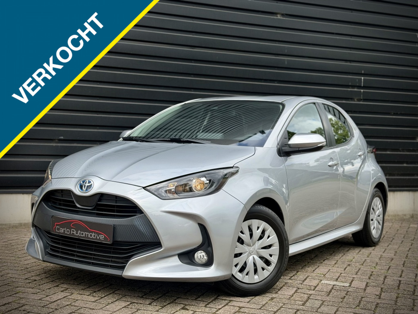 Toyota Toyota Yaris 1.5 Hybride NAVI|ACC|LANE|CAMERA|KEYLESS 2022 - voorkant