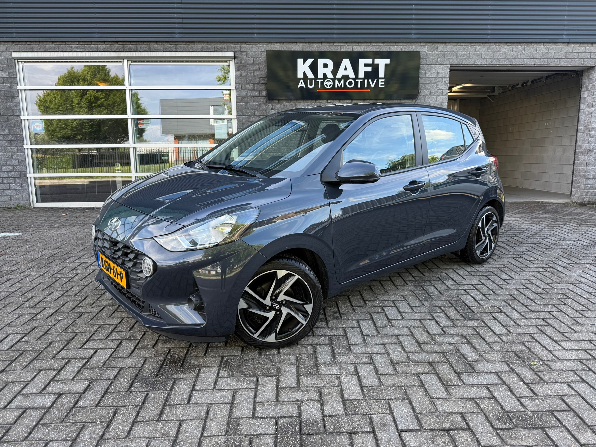 Hyundai I10 1.0 Comfort | Full Option | nieuw staat! | Camera | Apple Carplay | Cruise | Stoel en stuur verwarming | 2023 - voorkant