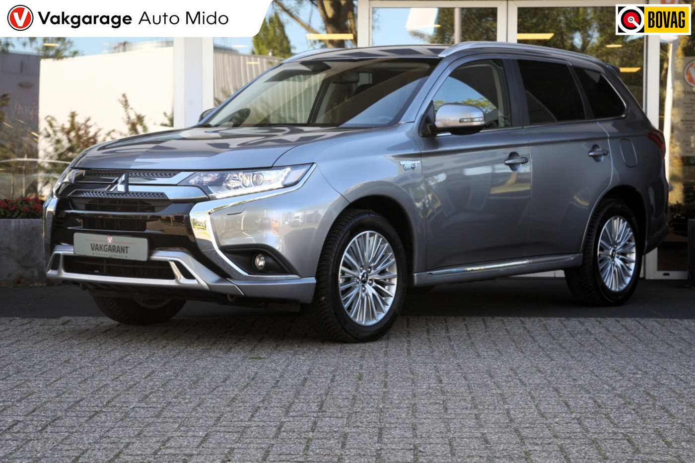 Mitsubishi Mitsubishi Outlander 2.4 PHEV Intense Automaat | Trekhaak | 1e eigenaar 2020 - voorkant