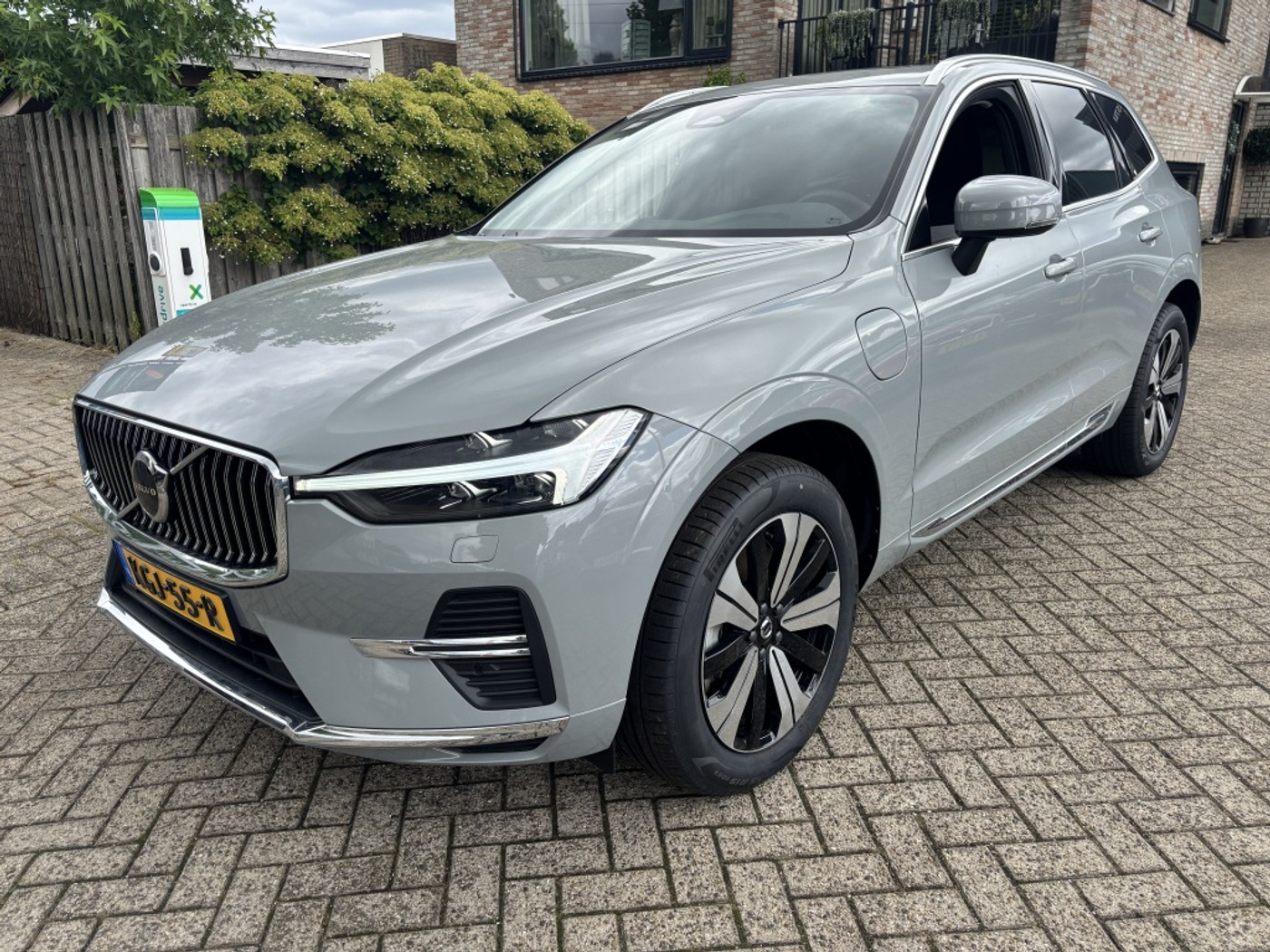 Volvo Xc60 Core Recharge Plug-In Hybrid AWD 2025 - voorkant