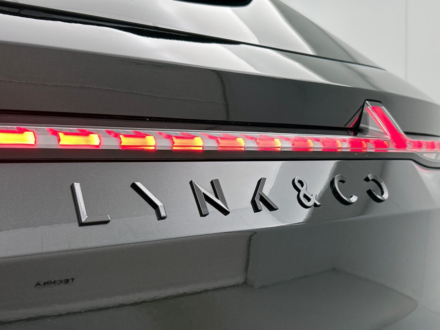 Foto van LYNK & Co 08